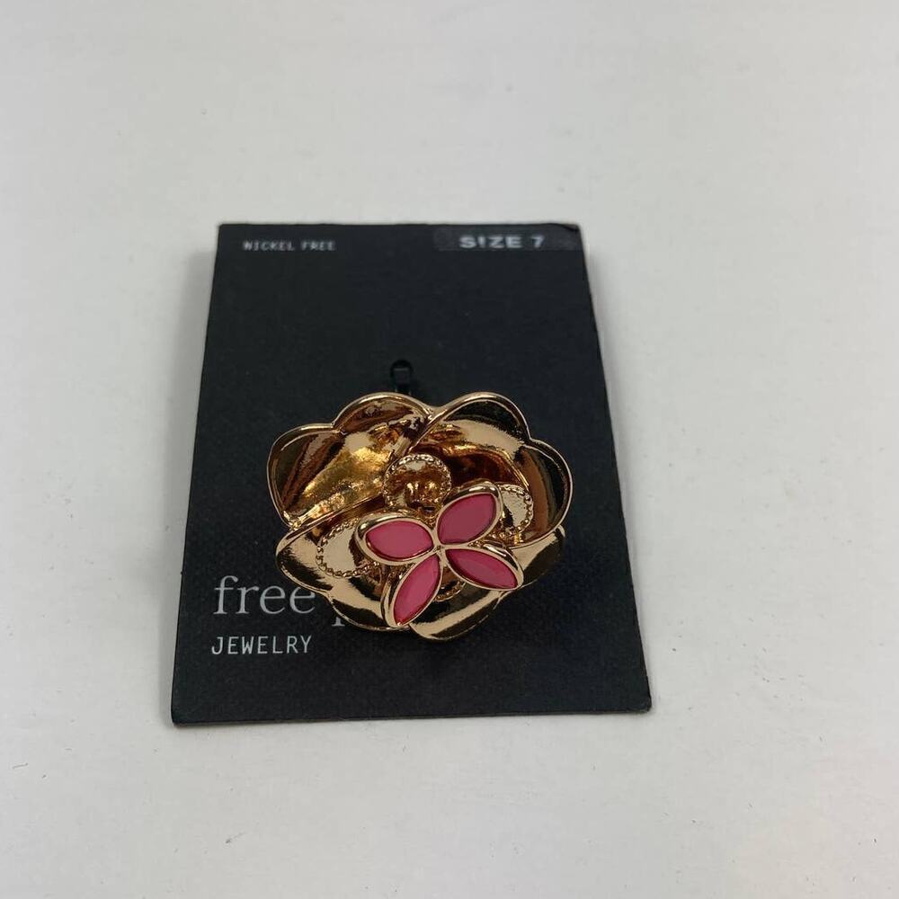 4/$25 NWT Free Press Statement flower ring - Picture 2 of 2